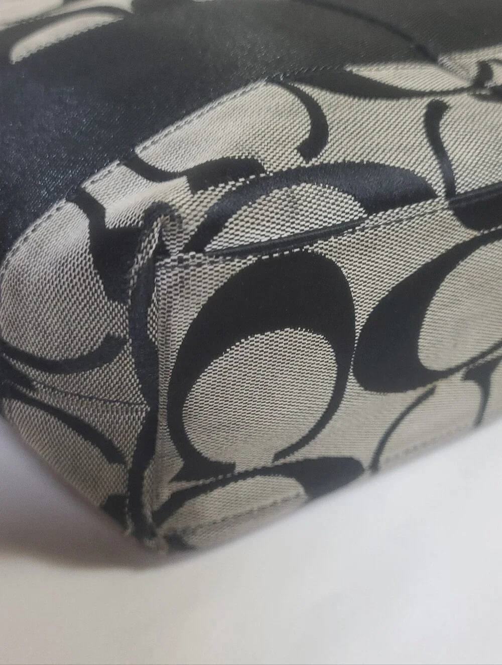 Coach Signature F13548 Black Tote Shoulder Handbag Purse